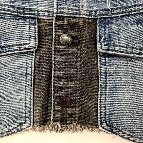 Womens Pretty Little Thing Cropped Denim Jacket Black & Blue Frayed Hem Size 6 - Picture 14 of 16